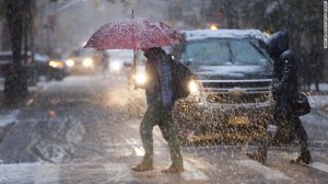 Tempestades De Neve Atingem Costa Leste E Meio Oeste Dos EUA E Deixam