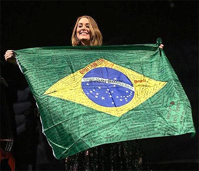 Prestes a vir a Miami, Adele promete show no Brasil: Hora chegará -  AcheiUSA
