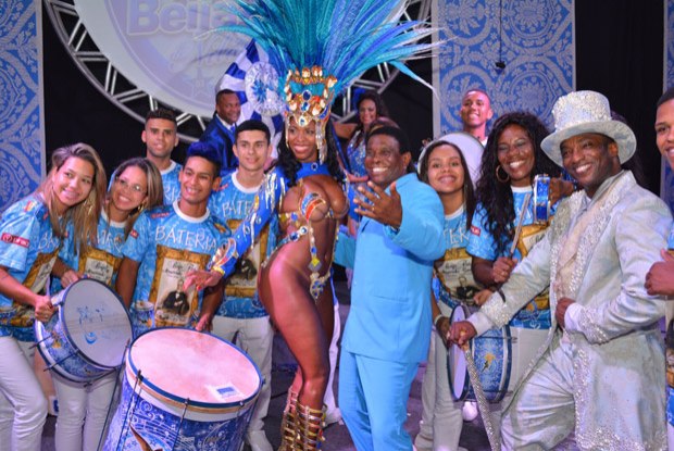Escola de Samba Beija-Flor vai animar o jogo do Heat