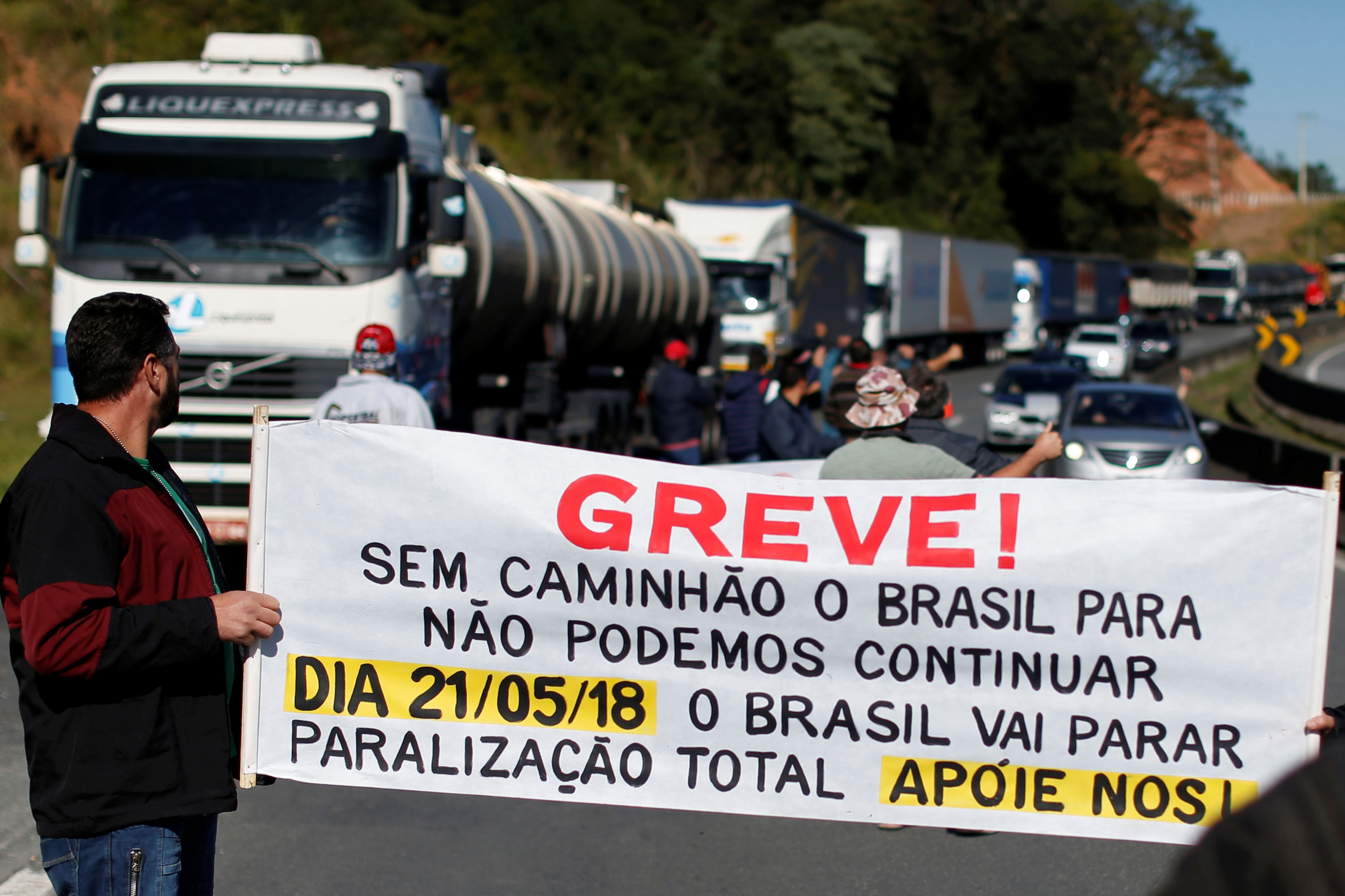 Caminhoneiros Pedem Isencao De Tributos Para Encerrar Greve Acheiusa