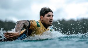 Gabriel Medina conquista título do Circuito Mundial de Surfe