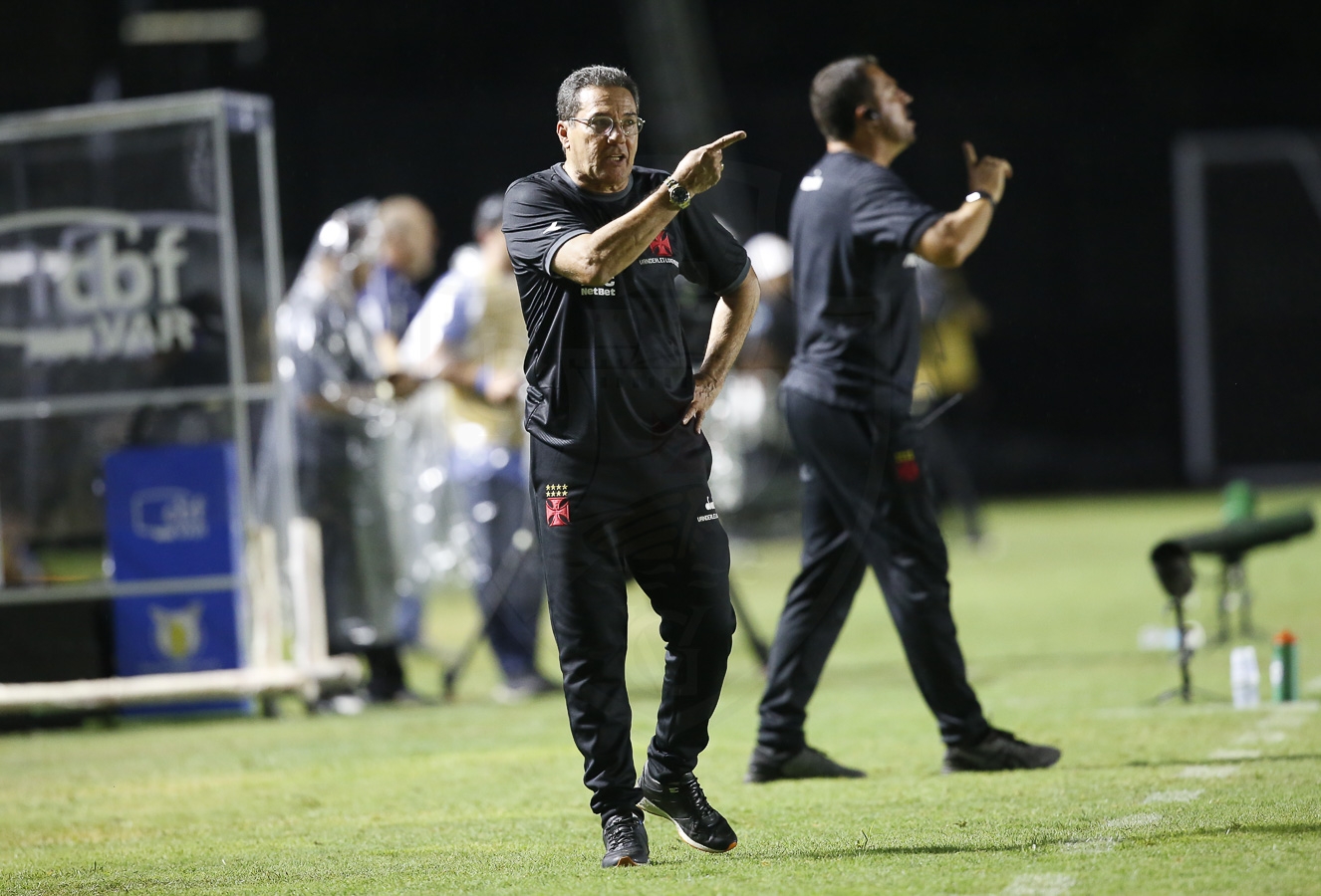 Vanderlei Luxemburgo se queixou bastante da arbitragem na derrota para o Verdão. (Foto: Rafael Ribeiro/Vasco)