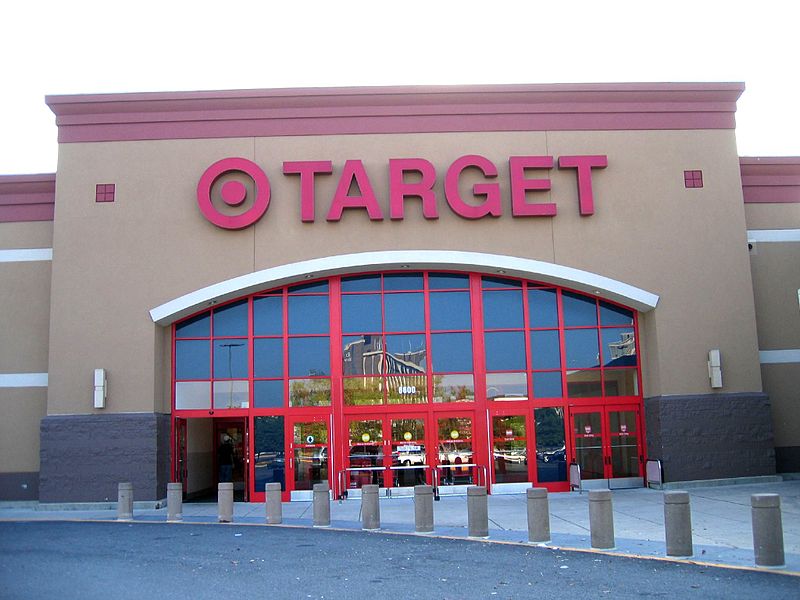 Target anuncia fechamento de nove lojas por causa de roubos e crime organizado