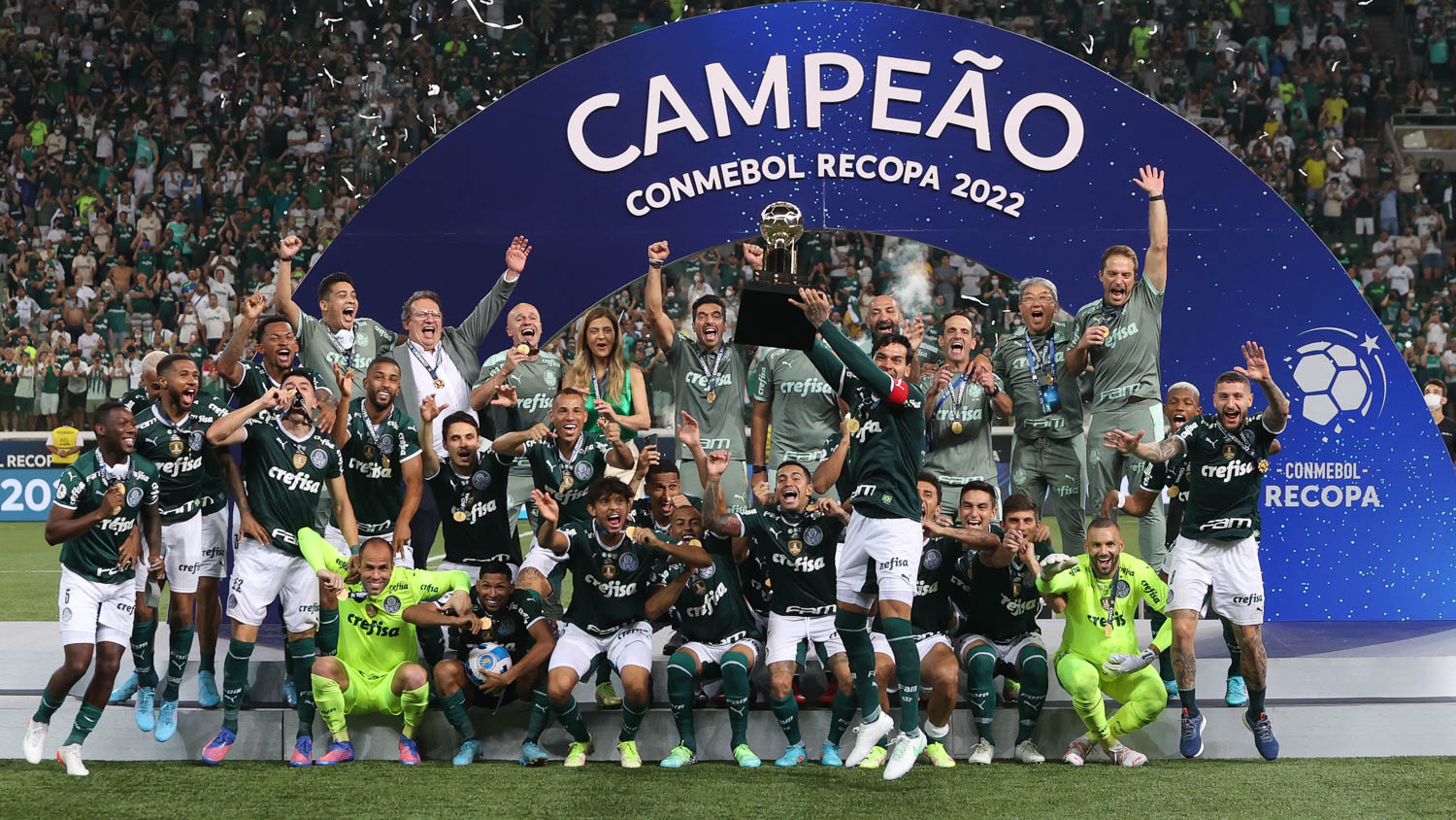 Palmeiras é campeão da Recopa com apoio da torcida AcheiUSA