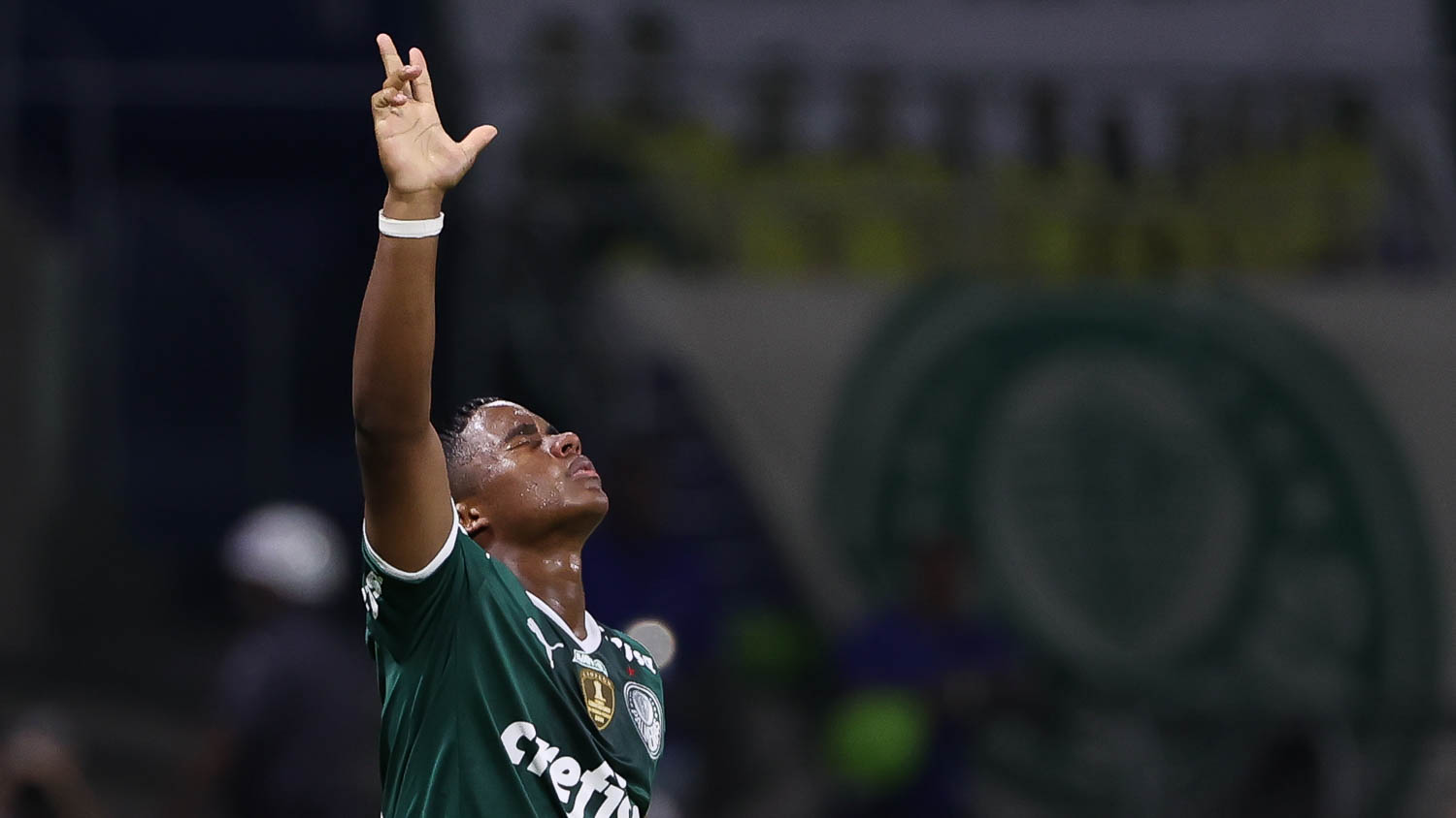 Com um jogador a mais, Inter sofre virada do Botafogo e deixa o G-4 do  Brasileirão