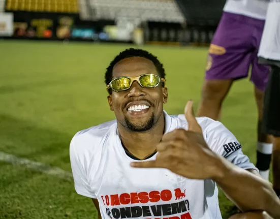 Em jogo épico, Palmeiras vira sobre o Botafogo e põe fogo no