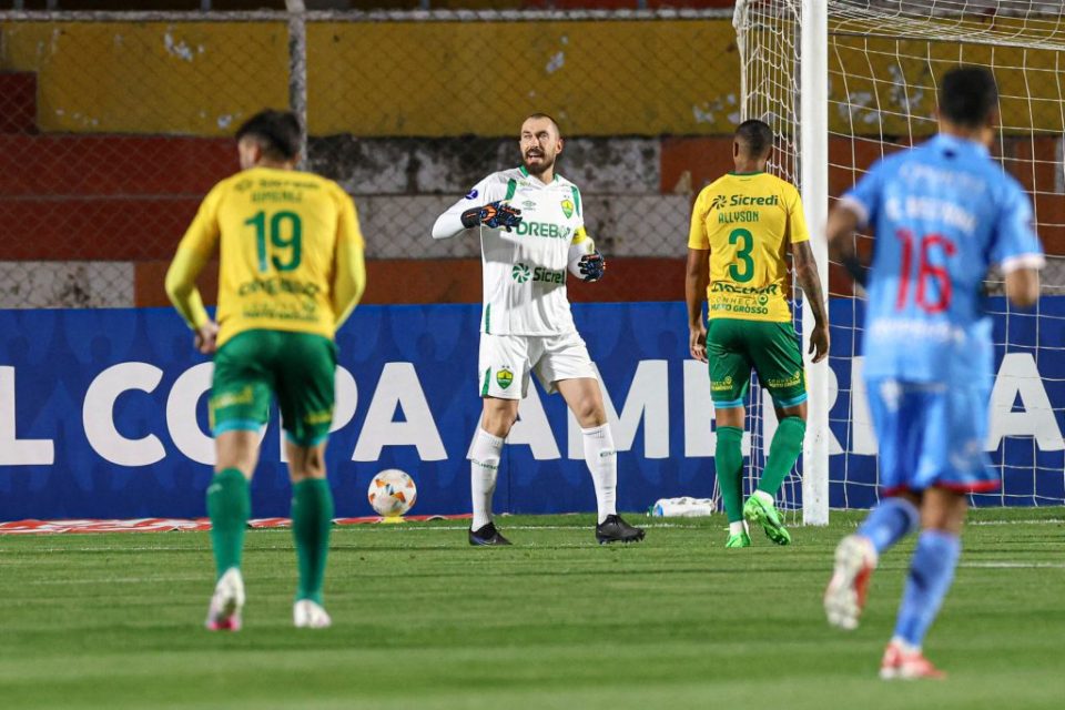O goleiro Walter sofreu um gol do Deportivo Garcilaso pela Copa Sul-Americana (Foto: Assessoria de Comunicação/Cuiabá EC)