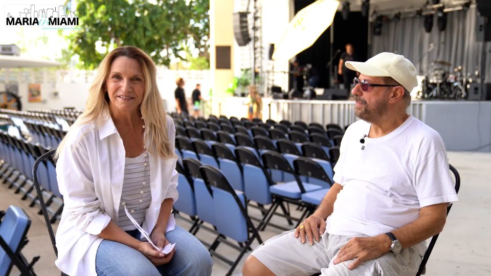 Maria do Carmo Fulfaro conversa com o cantor, instrumentista e compositor João Bosco no programa Maria in Miami