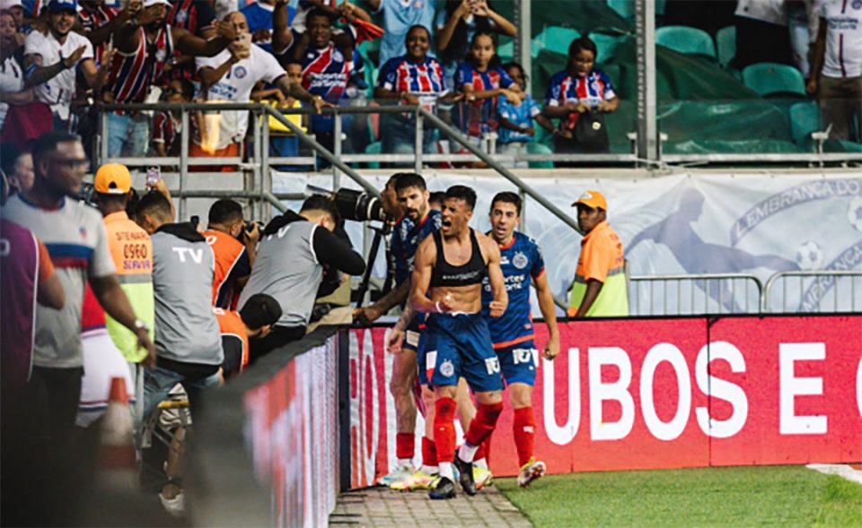 O uruguaio Luciano Rodriguez decidiu a partida para o Esquadrão de Aço (Foto: Leticia Martins/Bahia)