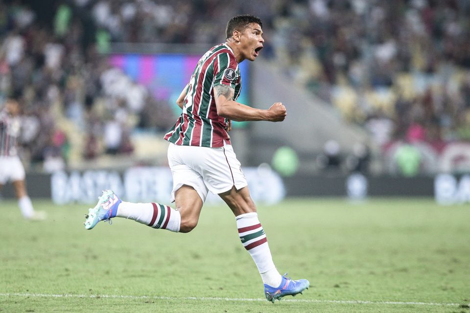 Tiago Silva mostrou liderança e abriu o caminho para o triunfo do Fluminense no duelo com o Grêmio (Foto: Marcelo Gonçalves/FFC)