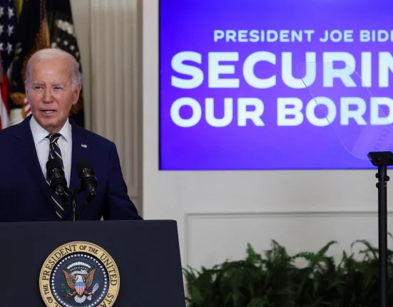 Presidente Joe Biden joga duro para restringir a entrada de imigrantes ilegais pela fronteira (Foto: White House)