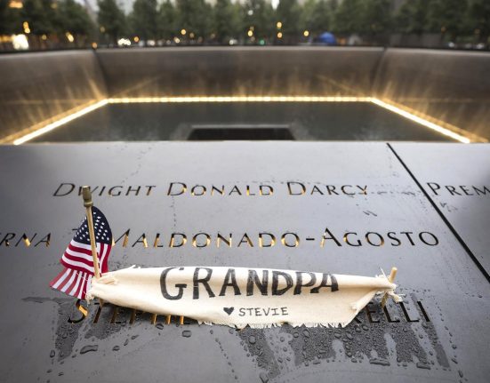 Candidatos visitam os locais atingidos pelo ato terrorista há 23 anos (Foto: 911 Memorial)