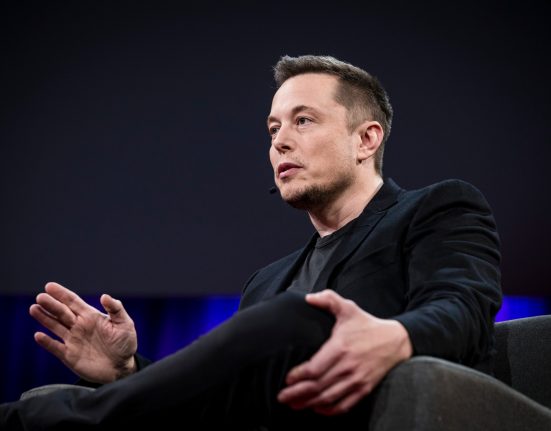 Elon Musk retirou o post da plataforma e afirmou se tratar de uma mera piada (Foto: TED Conference/Flickr)