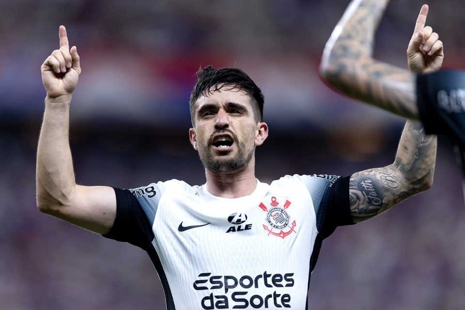 Igor Coronado foi o principal destaque na vitória do Corinthians sobre o Fortaleza e autor do belo gol que abriu o placar no Castelão (Foto: Rodrigo Coca/Ag. Corinthians)