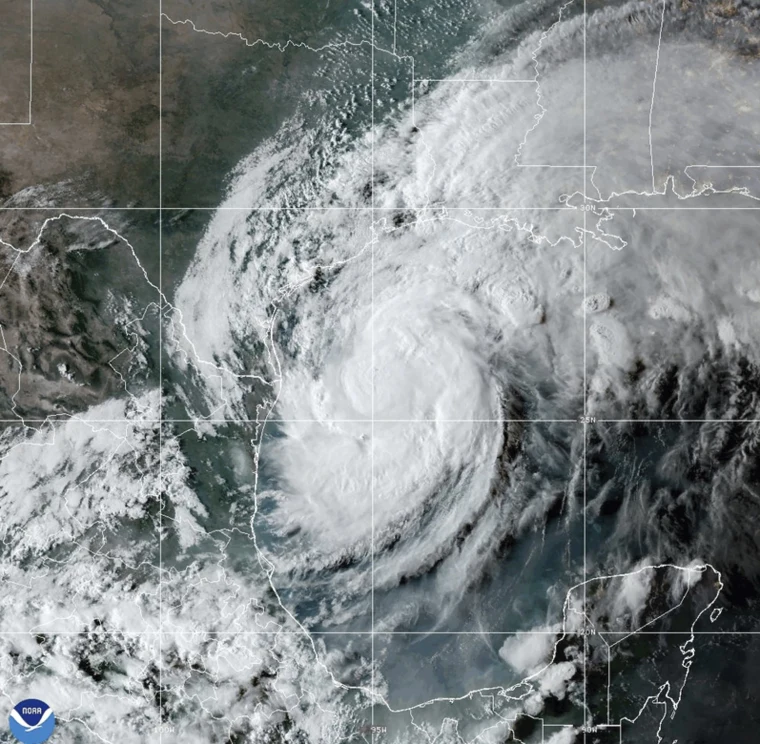 Francine perdeu força e se transformou em tempestade tropical, mas pode causar muitas chuvas na Flórida e em Alabama (Foto: NOAA)