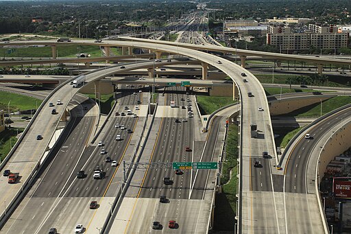 Novos acessos conectam a Dolphin Expressway e a Florida Turnpike (Foto: formulanone/ Wikimedia Commons)