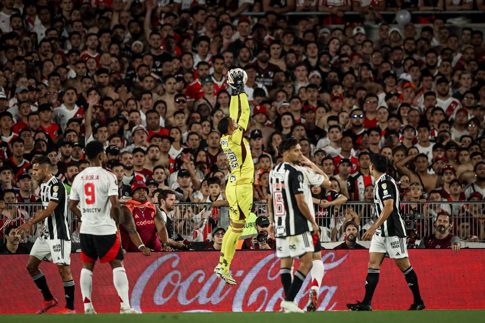 O goleiro Everson foi o grande destaque do Alvinegro das Alterosas e ganhou o prêmio de melhor em campo concedido pela Conmebol (Foto: Pedro Souza/Galo)