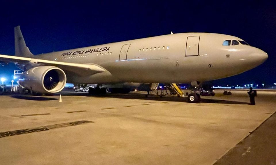 Força Aérea Brasileira (FAB) utiliza uma aeronave KC-30 para repatriar 220 brasileiros que estavam em solo libanês (Foto: Força Aérea Brasileira/Divulgação)