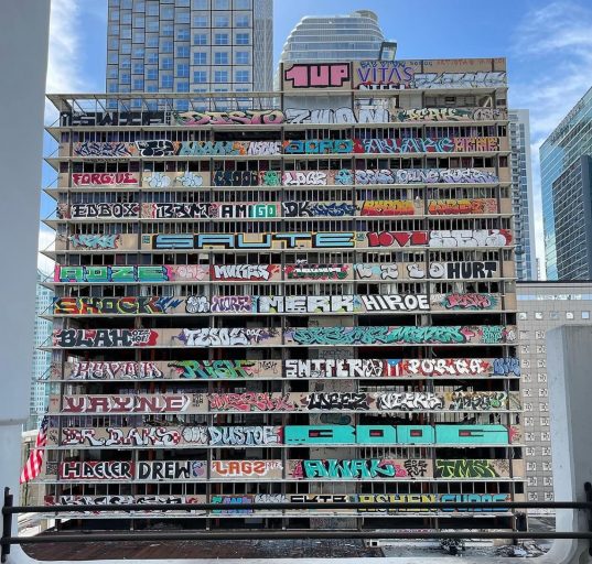 Edifício do centro de Miami será demolido para dar lugar a um prédio mais moderno (Foto: Instagram)