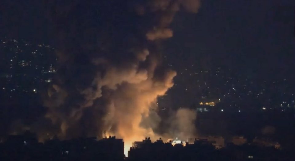 Bombardeio israelense sobre Beirute causa muita destruição (Foto: Hindustan Times/Youtube)