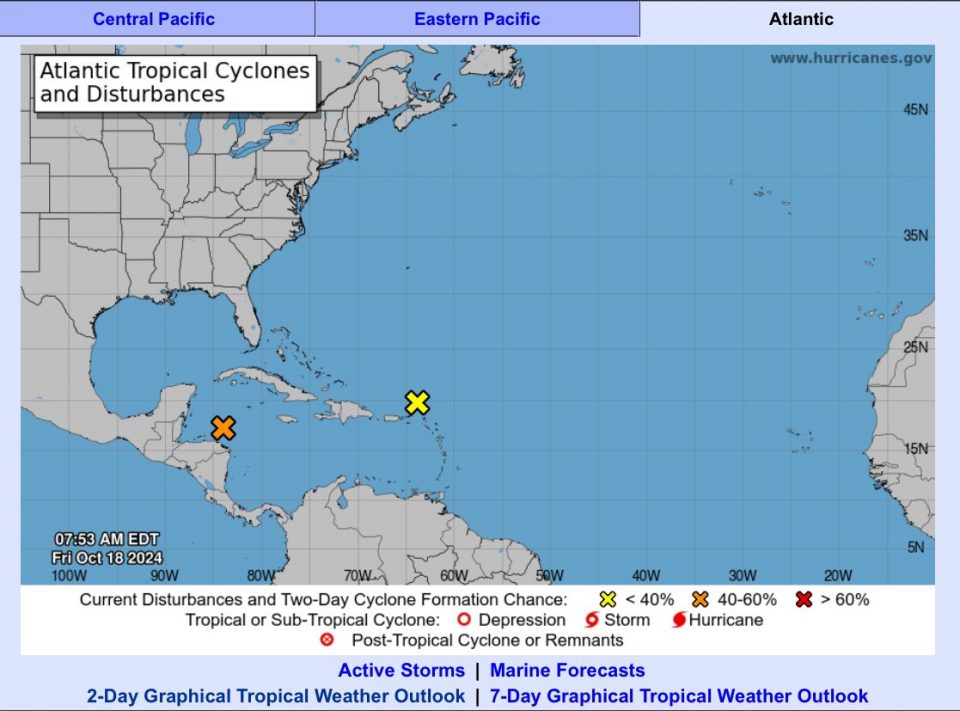 Meteorologistas acompanham dois sistemas em formação, sendo um deles a noroeste do Mar do Caribe (foto: NHC website)