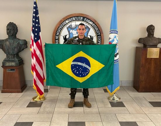 Sargento Torres serve no Destacamento de Saúde da Brigada de Infantaria Paraquedista (Foto: divulgação/ Exército Brasileiro)