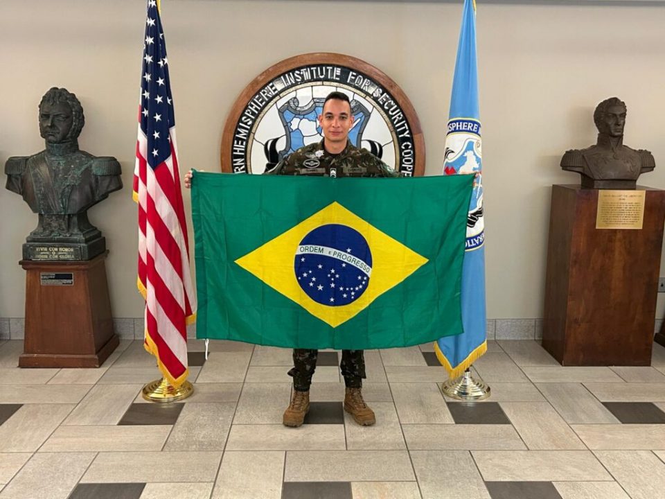 Sargento Torres serve no Destacamento de Saúde da Brigada de Infantaria Paraquedista (Foto: divulgação/ Exército Brasileiro)