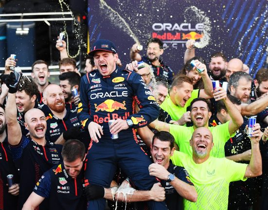 Brigas pelos títulos de pilotos e construtores nunca foi tão disputada como nesta temporada e Max Verstappen vem mostraqndo sua categoria (Foto: redbullracing.com)