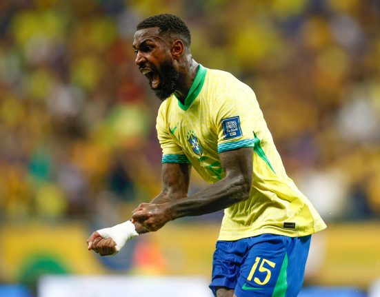 Gerson comemora belo gol marcado contra o Uruguai (Foto: Rafael Ribeiro/CBF)