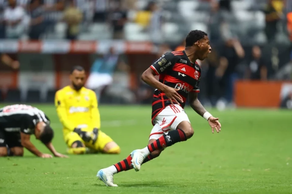 Gonzalo Plata, que havia substituído Michael, fez o gol da vitória que determinou mais um título para o clube da Gávea (Foto: Gilvan de Souza/CRF)