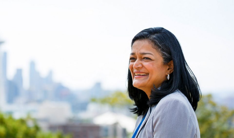 Deputada democrata Pramila Jayapal quer incrementar aprovação dos proejtos de lei antes da posse de Donald Trump (Foto: Pramila Jayapalhouse.gov)