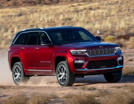 Erro em software resulta na exibição errada da velocidade no painel dos modelos 2024 do Jeep Grand Cherokee e Grand Cherokee L (Divulgação Jeep)