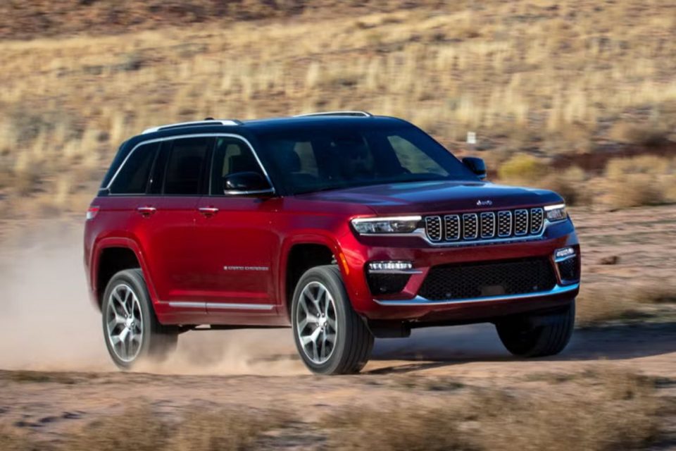 Erro em software resulta na exibição errada da velocidade no painel dos modelos 2024 do Jeep Grand Cherokee e Grand Cherokee L (Divulgação Jeep)