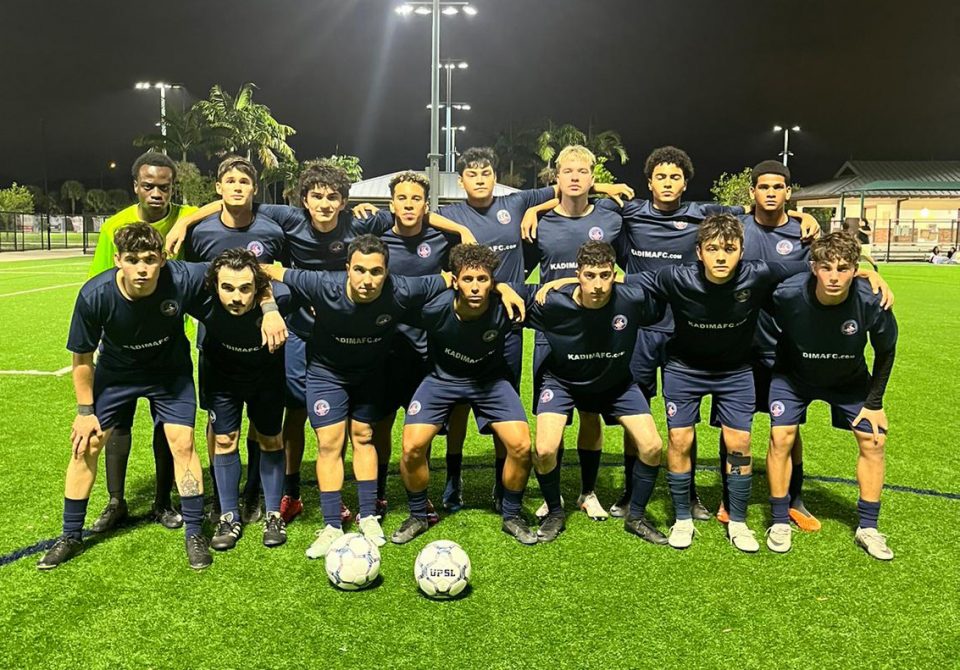 Foto reunindo alguns jovens do Kadima FC, que está empenhado em revelar talentos para o soccer dos Estados Unidos e clubes de todo mundo (Foto: Cortesia Kadima FC)