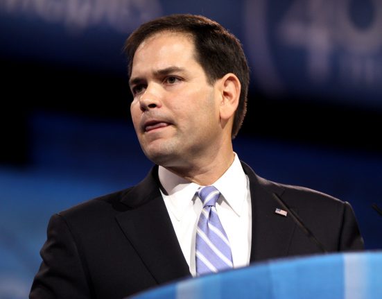 Marco Rubio pode ser o primeiro latino a comandar a Secretaria de Estado, caso o Senado confirme a indicação dele para o cargo (Foto: Gage Skidmore/Flickr)