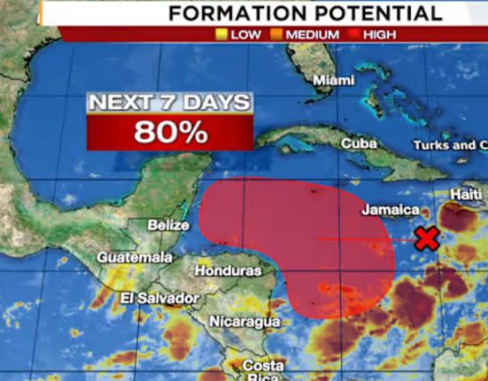 As previsões indicam que há 80% de possibilidade dessa formação ocorrer nos próximos sete dias (Foto: reprodução Local10 News)