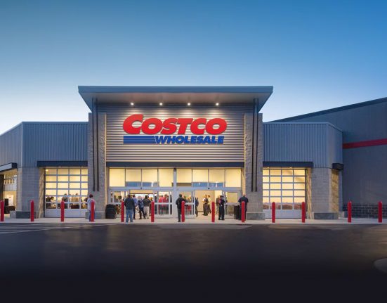 Apoiadores conservadores extremistas querem que o Costco suspenda sua política de apoio ao DEI (Foto: Costco Wholesale)