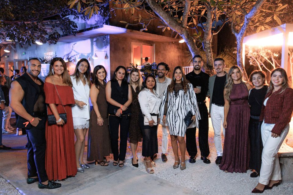 Miami Ornare Team: David Rivas, Adriana Amaral, Juliana Cervera, Gloria Gonzalez, Daisy Hernandez, Aline Wolf, Yesenia Navas, Claudio Faria, Liana Martins, David Peñas, David Dobert, Ludmila Oliveira, Luciane Amarante e Kessia Noronha (Foto: John Simon)