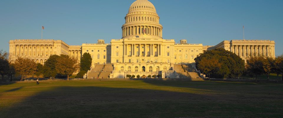 A certificação da vitória da chapa Trump-Biden na eleição presidencial foi conduzida pela vice-presidente Kamala Harris, candidata derrotada pelo Partido Democratas, em cerimônia no Capitólio (Foto: United States Police Capitol)