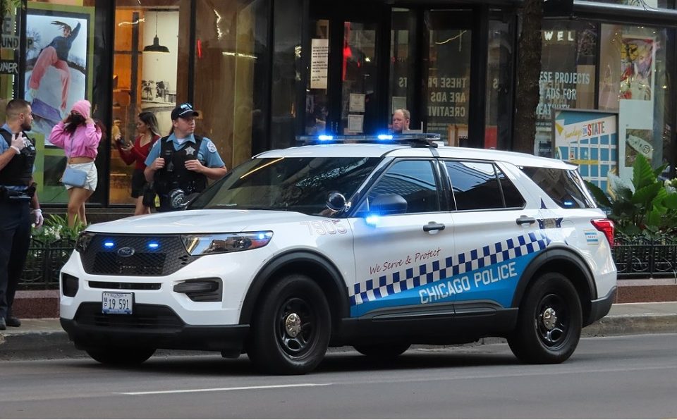 Uma lei municipal de Chicago proíbe os policiais de participarem de operações de fiscalização de imigração (Foto: Jason Lawrence/Wikimedia)