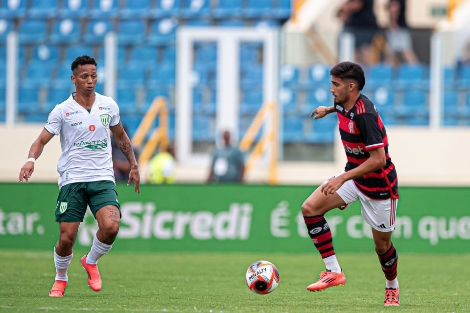 O Flamengo estreou no Campeonato Carioca de 2025 perdendo para o Boa Vista empartida disputada em Aracaju (Foto: Paula Reis/CRF)