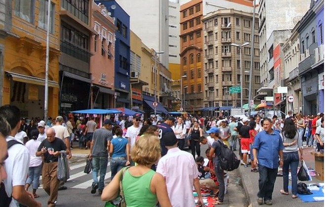 A região de comércio ilegal inclui o centro histórico, Santa Ifigênia e Brás (Foto: Domicke/Wikimedia)