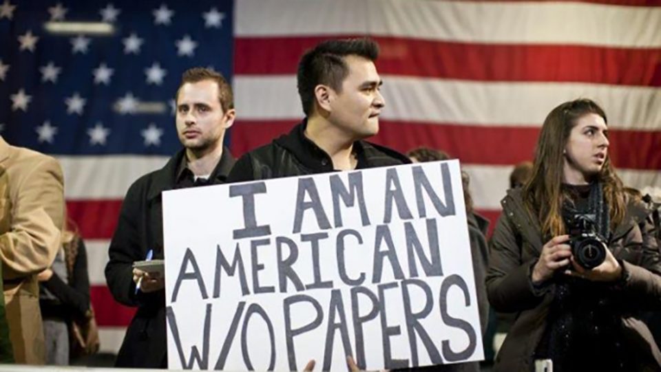 A proximidade da posse de Trump está assustando os imigrantes sem documentos legais para permanecer nos EUA (Foto: Northwestern Immigrant Rights Projects/Jose Antonio Vargas)