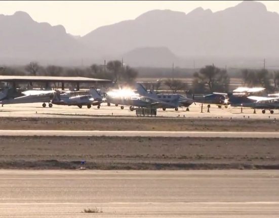 A Administração Federal de Aviação informou que o Aeroporto de Marana não tem uma torre de controle de tráfego aéreo em operação (reprodução tevê)