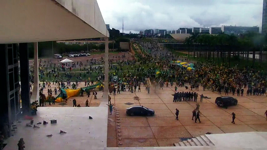 Em 8 de janeiro de 2023, apoiadores do ex-presidente Jair Bolsonaro invadiram e depredaram as sedes dos Três Poderes em Brasília (Foto: TV Brasil/wikimedia)